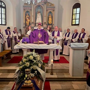 Misa zadušnica i sprovodni obredi za vlč. Stjepana Lukeca